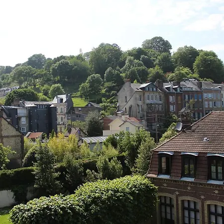 Апартаменты Au Belvedere *